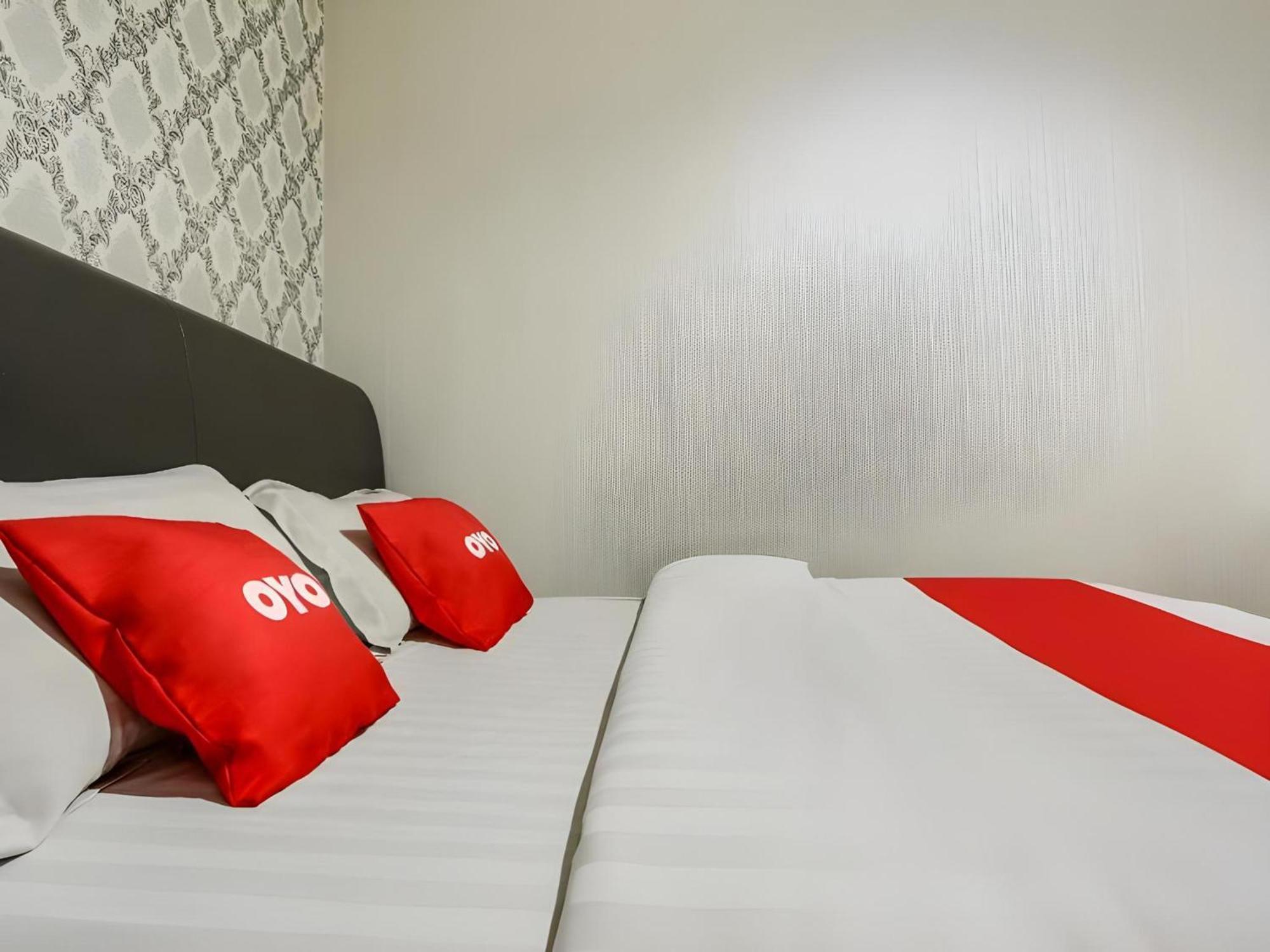 Oyo 89583 Grove Hotel Kajang Exteriör bild